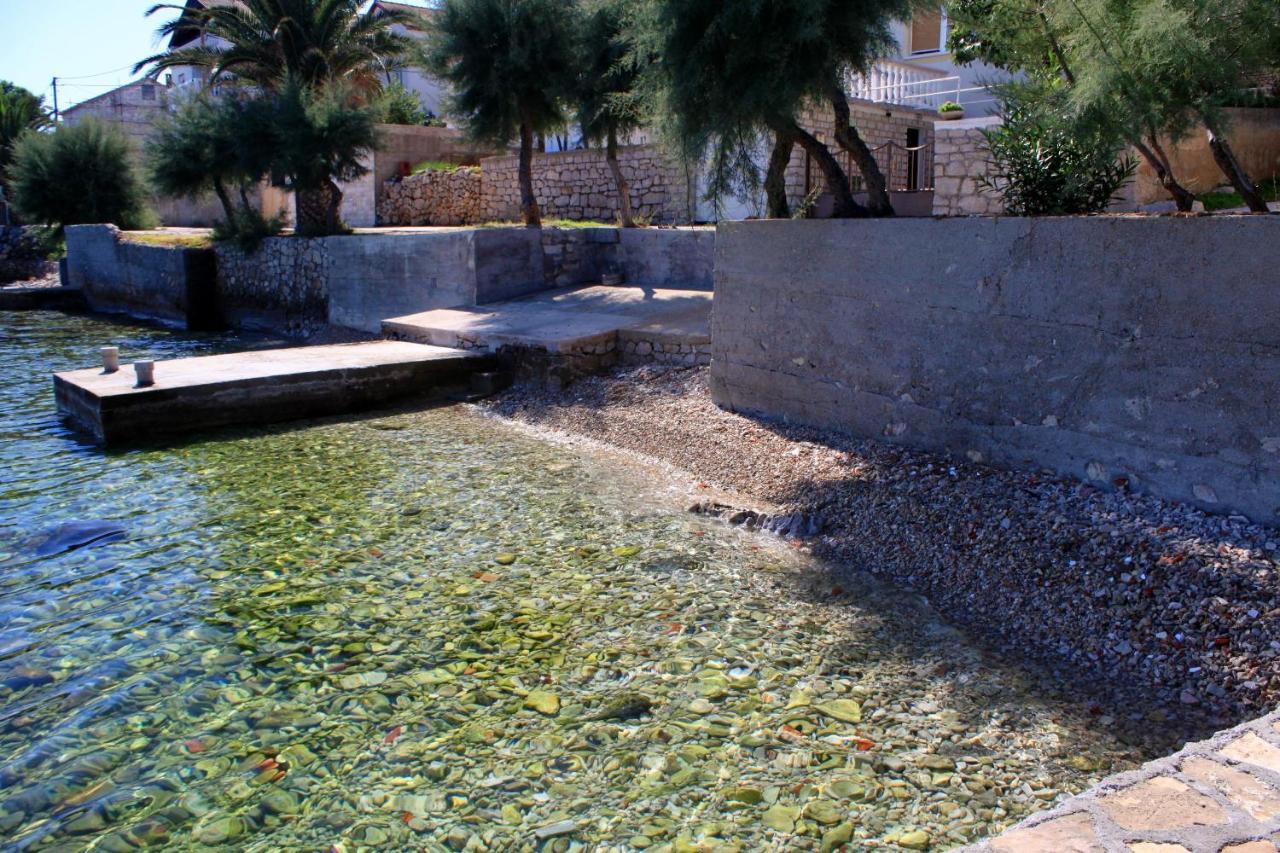 Apartments And Rooms With A Swimming Pool Kali, Ugljan - 14083 Bagian luar foto