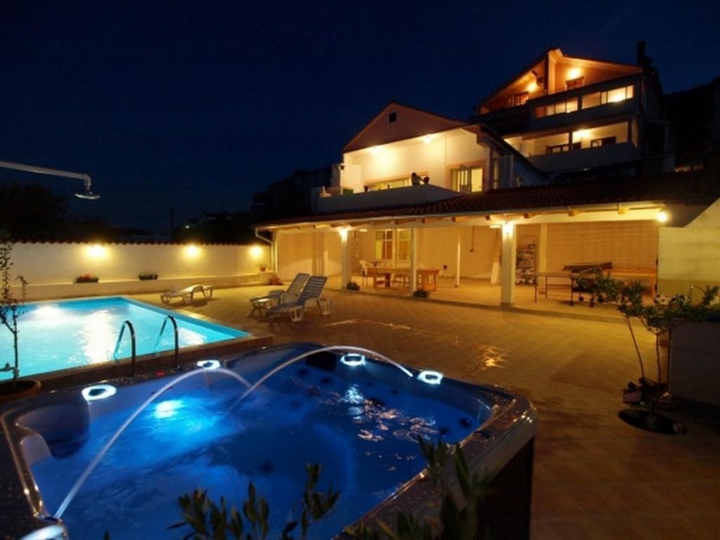 Apartments And Rooms With A Swimming Pool Kali, Ugljan - 14083 Bagian luar foto