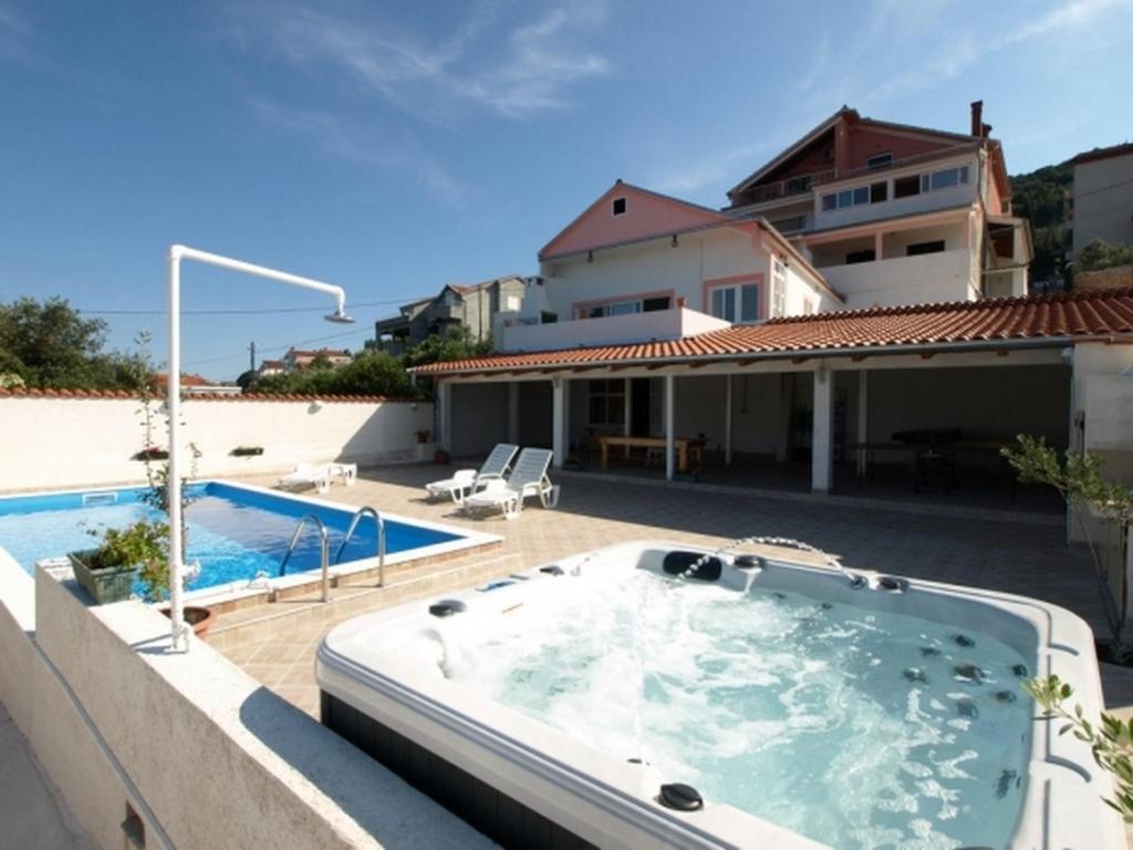 Apartments And Rooms With A Swimming Pool Kali, Ugljan - 14083 Bagian luar foto