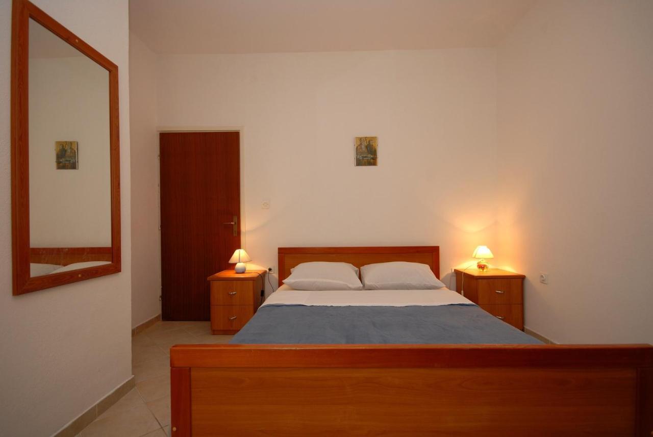 Apartments And Rooms With A Swimming Pool Kali, Ugljan - 14083 Bagian luar foto