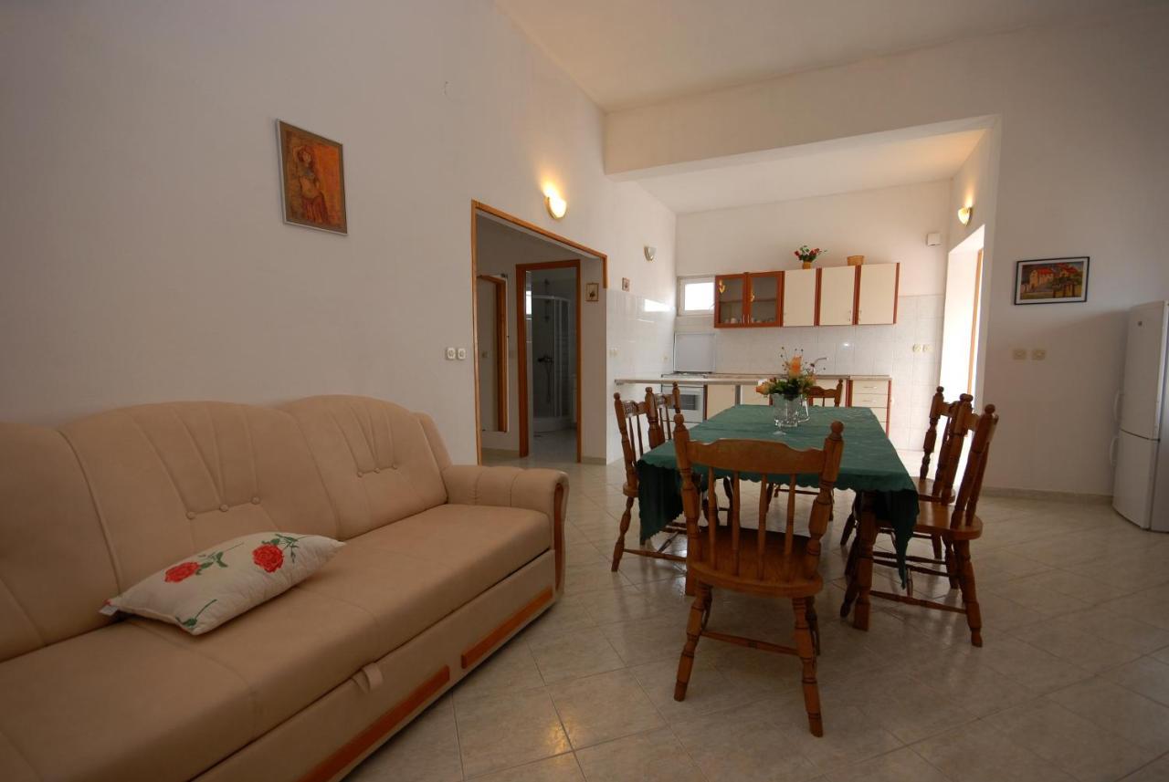 Apartments And Rooms With A Swimming Pool Kali, Ugljan - 14083 Bagian luar foto