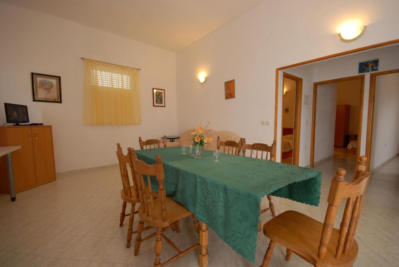 Apartments And Rooms With A Swimming Pool Kali, Ugljan - 14083 Bagian luar foto