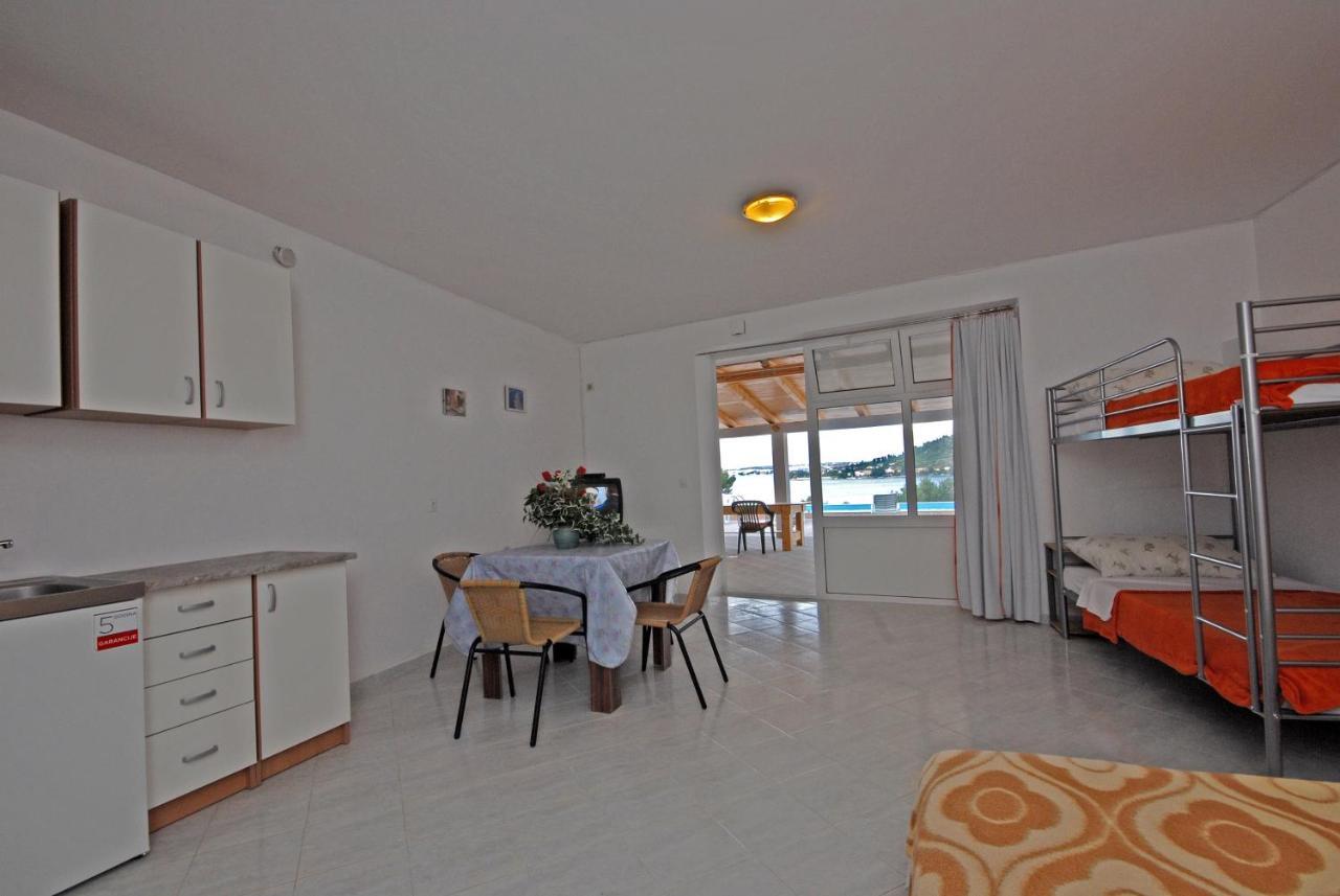 Apartments And Rooms With A Swimming Pool Kali, Ugljan - 14083 Bagian luar foto