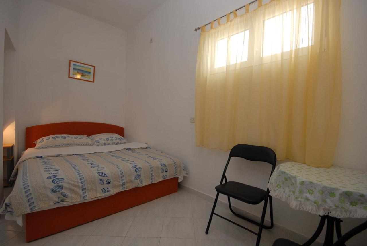 Apartments And Rooms With A Swimming Pool Kali, Ugljan - 14083 Bagian luar foto