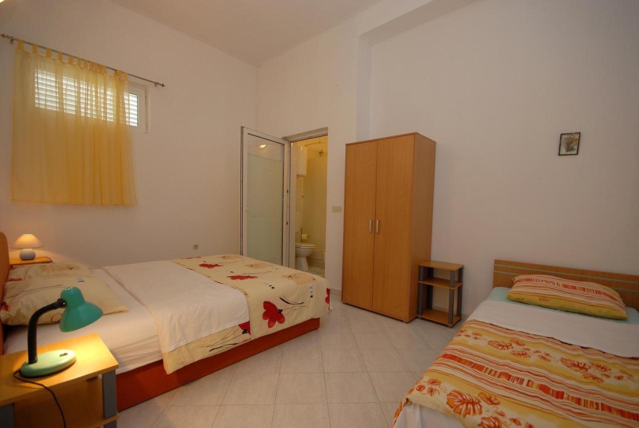 Apartments And Rooms With A Swimming Pool Kali, Ugljan - 14083 Bagian luar foto